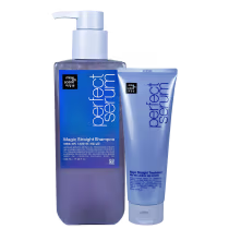 Mise en Scène Magic Straight Shampoo e Condicionador em embalagens azuis e brancas.