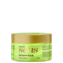 O produto apresentado é um esfoliante corporal da marca Labotrat Sens, com embalagem em formato de pote com tampa dourada. 300g.