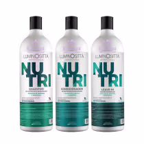 Conjunto de produtos da linha Nutri. São eles: shampoo, condicionador e leave-in. As embalagens são brancas, com detalhes em azul.