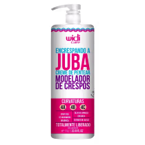 Embalagem plástica branca com bomba dosadora. Rótulo nas cores rosa, azul e roxo. Destaca as curvaturas 4A, 4B e 4C. Contém manteiga de murumuru orgânica, óleo de linhaça dourada e extrato de avelã. Produto totalmente liberado, sem componentes