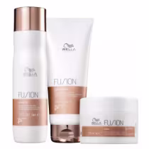 A imagem mostra três produtos da linha Fusion da marca Wella Professionals. Um shampoo de 250ml. Um condicionador de 200ml. E uma máscara de tratamento em uma embalagem branca de 150ml.