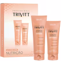 O kit de cuidados domésticos Trivitt da Itallian Hairtech contém um shampoo nutritivo e um tratamento intensivo de nutrição em embalagens de plástico laranja e branco. O conjunto é apresentado em uma caixa de papelão com o logotipo da marca.