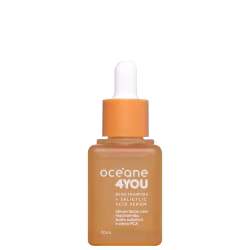 Sérum facial em frasco plástico transparente com tampa branca. O frasco é de cor laranja e contém 30ml. Rótulo com o texto "oceane 4YOU NIACINAMIDE + SALICYLIC ACID SERUM" e descrição adicional em português sobre os ingredientes.