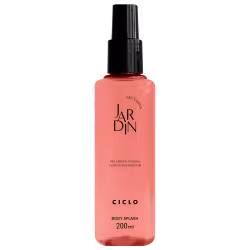 Frasco plástico transparente de 200ml contendo um líquido de cor salmão. Rótulo na frente com o logotipo da marca Jardin em letras pretas e texto indicando que é um produto de origem 94% natural com óleos essenciais.