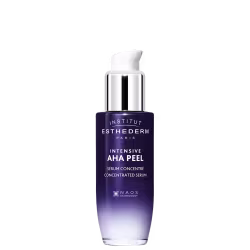 Frasco roxo com pump branco, contendo um sérum concentrado da marca Institut Esthederm Paris, chamado "Intensive AHA Peel", com tecnologia NAOS Ecobiology.