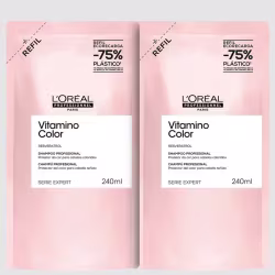 Dois frascos de shampoo da marca L'Oréal Professionnel, série Vitamino Color, com rótulos em rosa claro. Cada frasco contém 240ml de produto e possui um rótulo com o nome da linha e a indicação de "Refil Ecorecarga" com 75% de plástico reciclado.