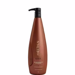 O produto apresentado é um condicionador instantâneo da linha Kera da marca Aneethun. Volumetria de 1L.