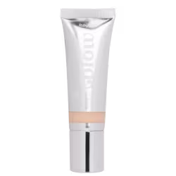 Tubo de produto de beleza da marca Ruby, com embalagem branca e texto em destaque. O produto parece ser um creme ou loção, com textura e consistência típicas desse tipo de cosmético.