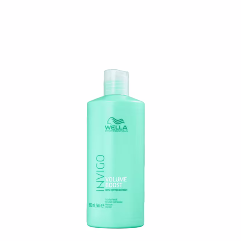 A imagem mostra máscara capilar de Wella Professionals Invigo Volume Boost. Seu frasco é cilíndrico, médio na cor azul claro.