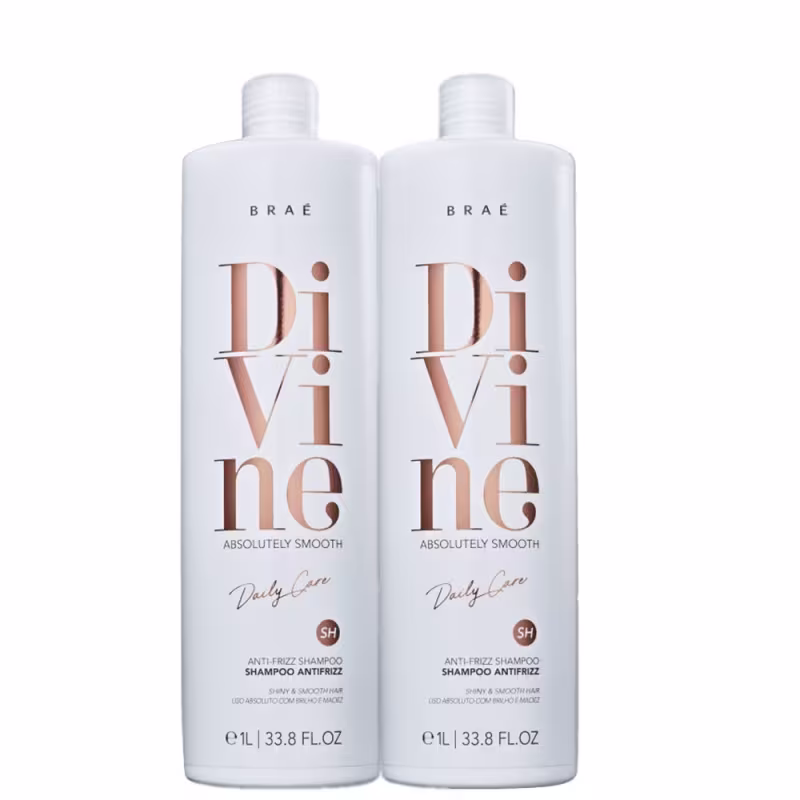 Dois frascos brancos de shampoo anti-frizz da marca Braé, com rótulos em tons de marrom e rosa, indicando o nome "Divine" e a descrição "Absolutely Smooth". Cada frasco possui 1 litro de capacidade.