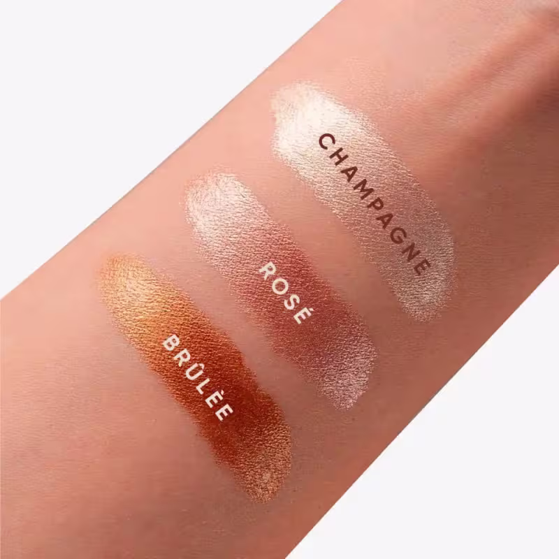 A imagem apresenta amostra das cores Brûlée, "Champagne" e "Rose" em pele branca