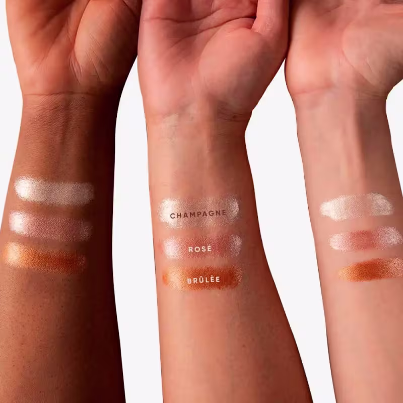 A imagem destaca amostra de cor dos iluminadores da Mascavo com os nomes "Champagne", "Rose" e "Brulee" impressos em cada uma delas.