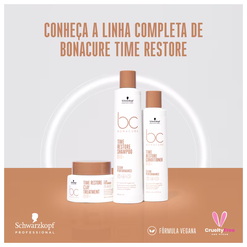 A imagem apresenta a linha de produtos, com shampoo, condicionador e máscara. Todos em embalagens brancas com detalhes marrom claro.