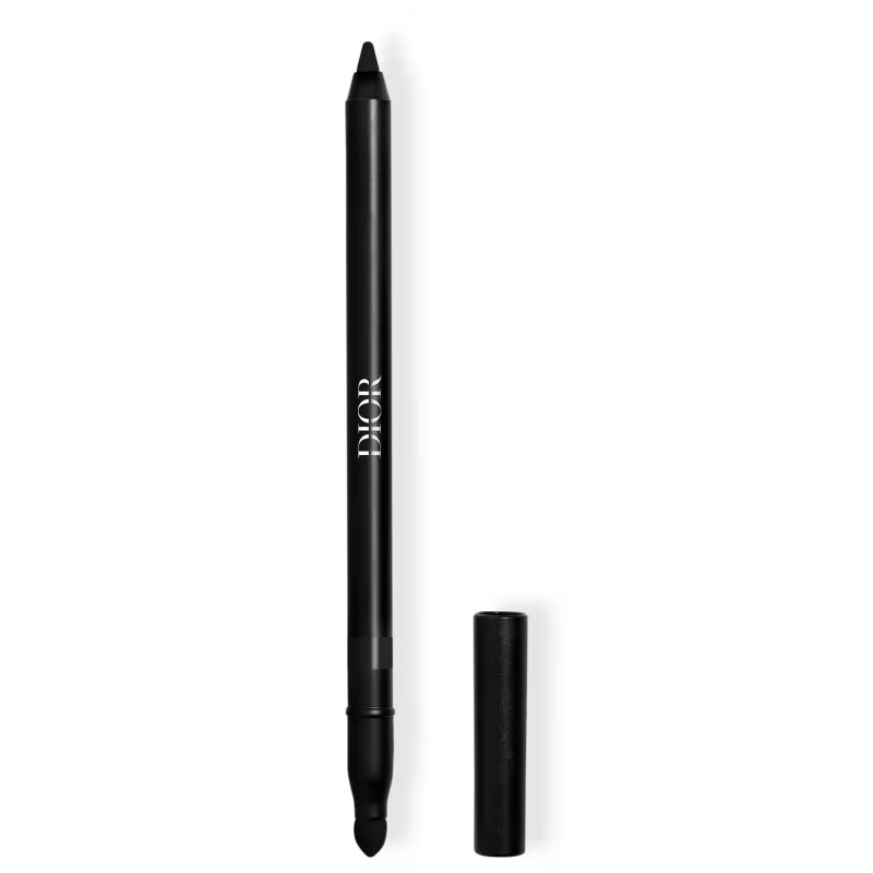 Lápis de olho preto da marca Dior, com embalagem preta e texto "Dior" em destaque. O produto possui formato cilíndrico e pontudo, com tampa removível.