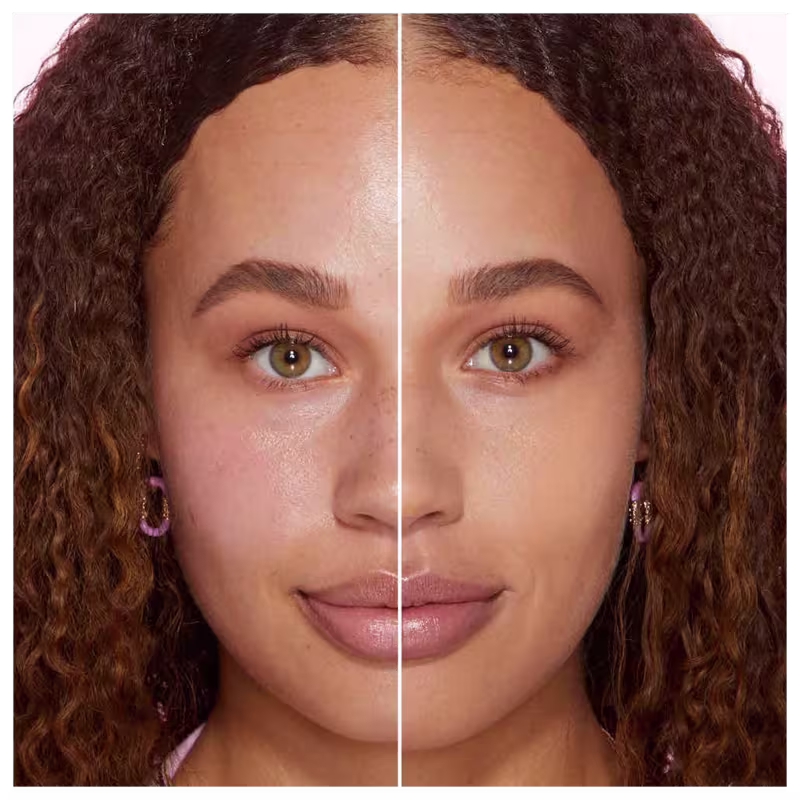 A imagem mostra o rosto de uma mulher, com uma linha dividindo o meio do rosto. Do lado esquerdo está sem base e do lado direito, ela está com base no rosto.