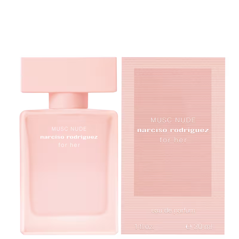 A imagem mostra o frasco do perfume ao lado da embalagem, em fundo branco.