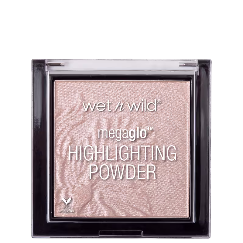 A imagem mostra um produto de maquiagem da marca Wet n Wild. É um iluminador em pó compacto chamado "Megaglo Highlighting Powder".