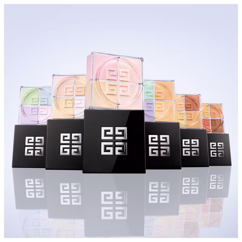 A imagem mostra todos os pós soltos e suas tonalidades, permitindo ver a sua variada gama de cores. na parte inferior da foto há o reflexo deles.