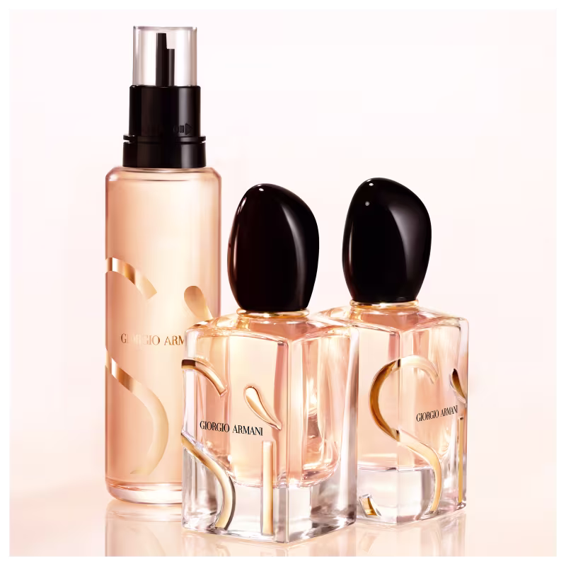 Frasco do refil de 100ml do perfume Sì Giorgio Armani. Ao seu lado, estão as versões de originais.