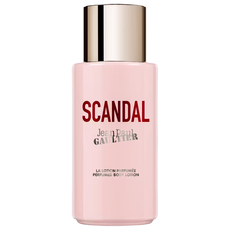 Creme corporal Jean Paul Gaultier, Scandal. O produto apresenta uma embalagem cilindrica na cor rosa. Tampa redonda e dourada. Possui o nome da linha "Scandal" escrito em letras grandes e vermelhas.