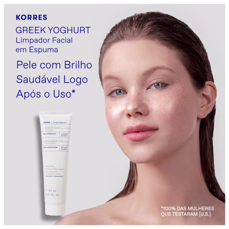 A imagem mostra o tubo do produto e ao lado há uma modelo com a pele brilhante após o uso do produto.