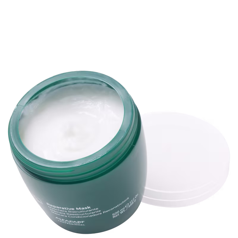 A imagem mostra a textura e cor da Alfaparf Milano Semi di Lino Reconstruction Reparative Mask