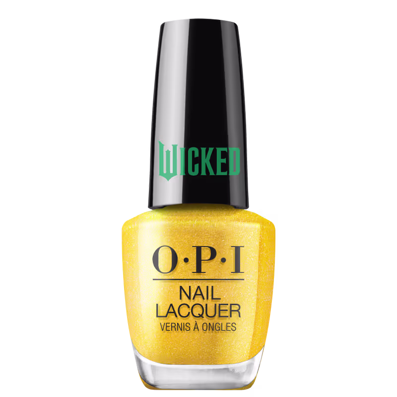 Produto de esmalte de unhas OPI da linha Wicked. Frasco de vidro transparente com tampa preta. O esmalte tem uma cor amarelo brilhante. O rótulo exibe o logotipo OPI em letras pretas, com o nome "Wicked" em verde na tampa.