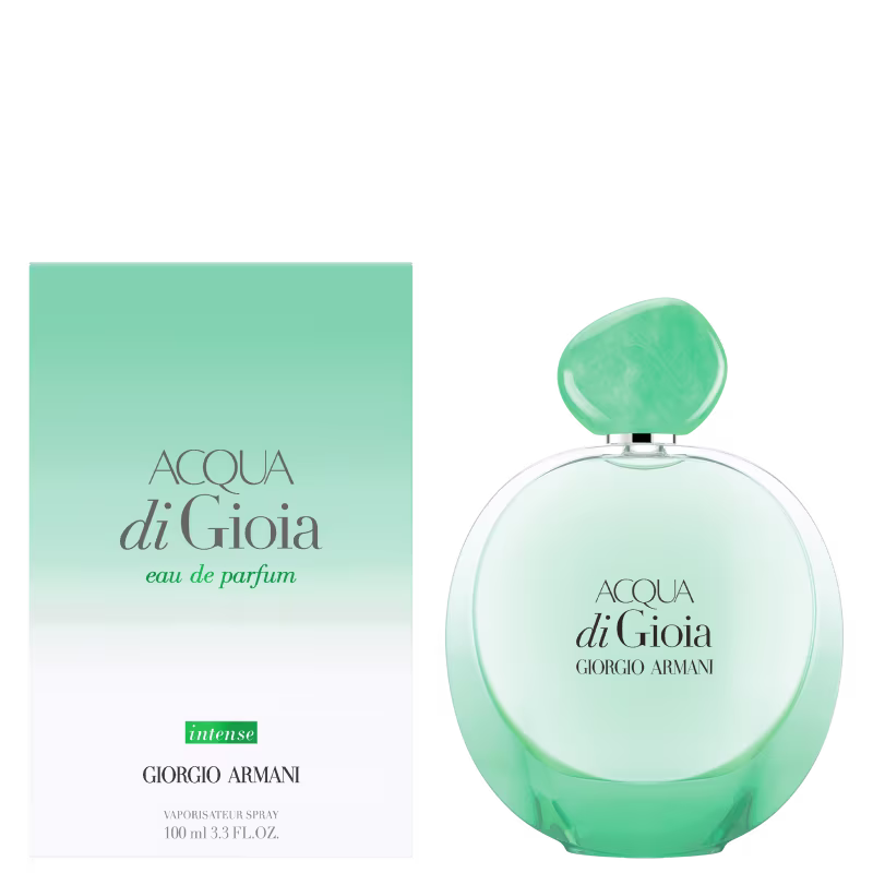 A embalagem é uma caixa retangular na mesma tonalidade verde clara do frasco.