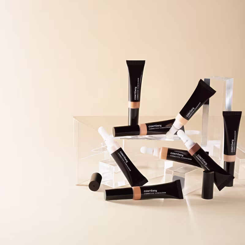 A imagem mostra todas as cores do Corretivo Iluminador Contém1g Glow Filter