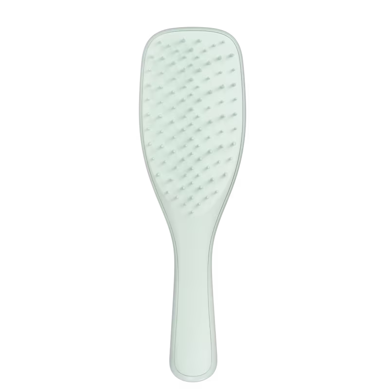 Escova Desembaraçante The Ultimate Detangler Extra Gentle, da marca Tangle Teezer. Cor verde.