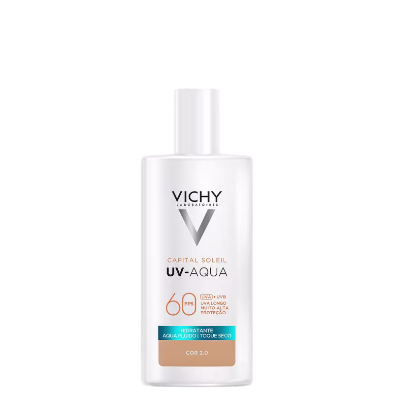 Frasco branco da linha Capital Soleil UV-Aqua da Vichy, com proteção solar FPS 60 e indicação de hidratação e toque seco. Rótulo com informações sobre a formulação e a cor 2.0.