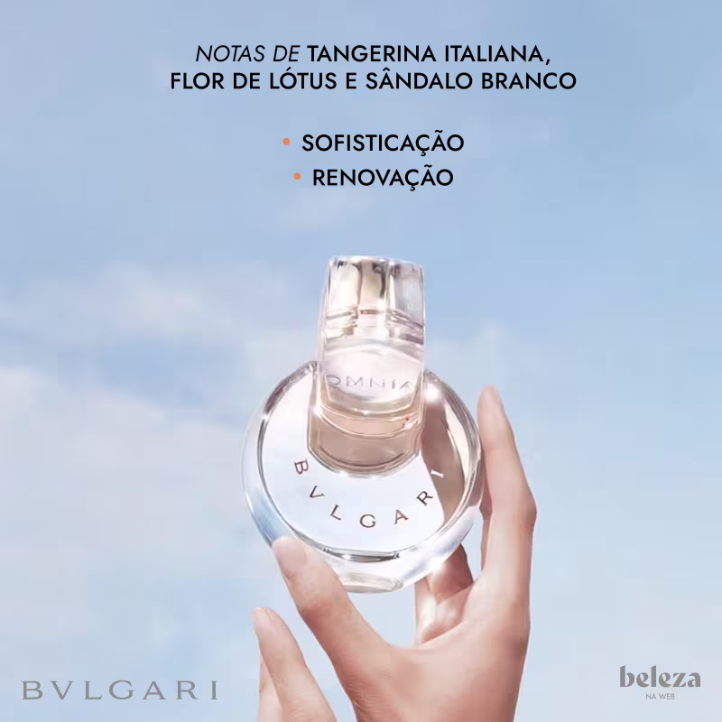 Frasco de item de perfumaria da marca Bvlgari com notas de tangerina italiana, flor de lótus e sândalo branco, destacando os conceitos de sofisticação e renovação.