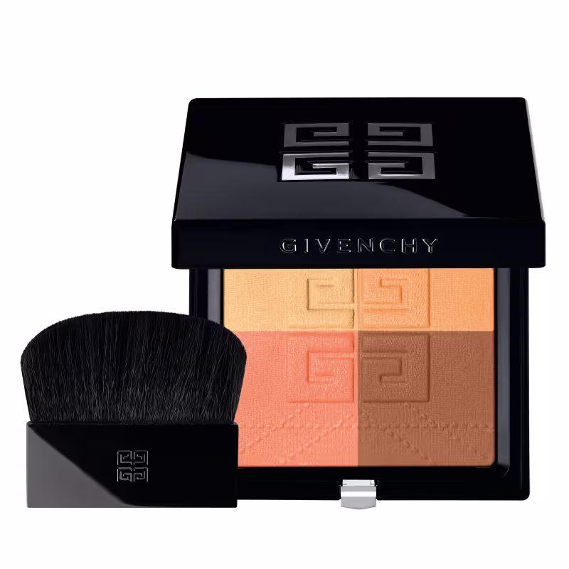 Estojo preto de maquiagem da marca Givenchy contendo uma paleta em tons de laranja e marrom, com um pincel preto ao lado.