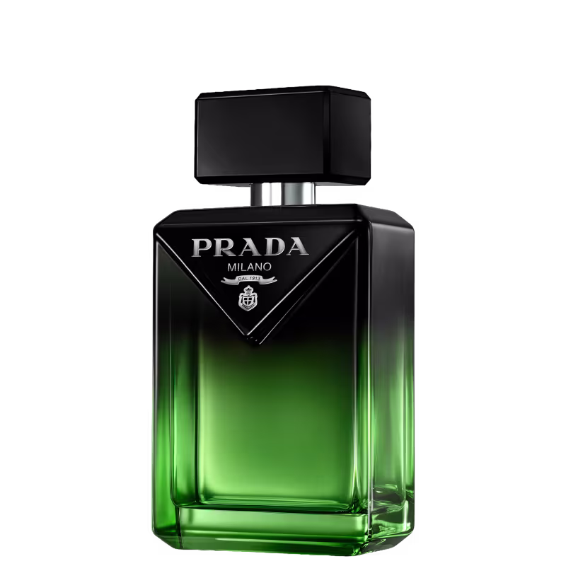 Frasco de perfume Prada Milano em formato retangular, com tampa preta e corpo em degradê de verde, exibindo o logotipo da marca em destaque.