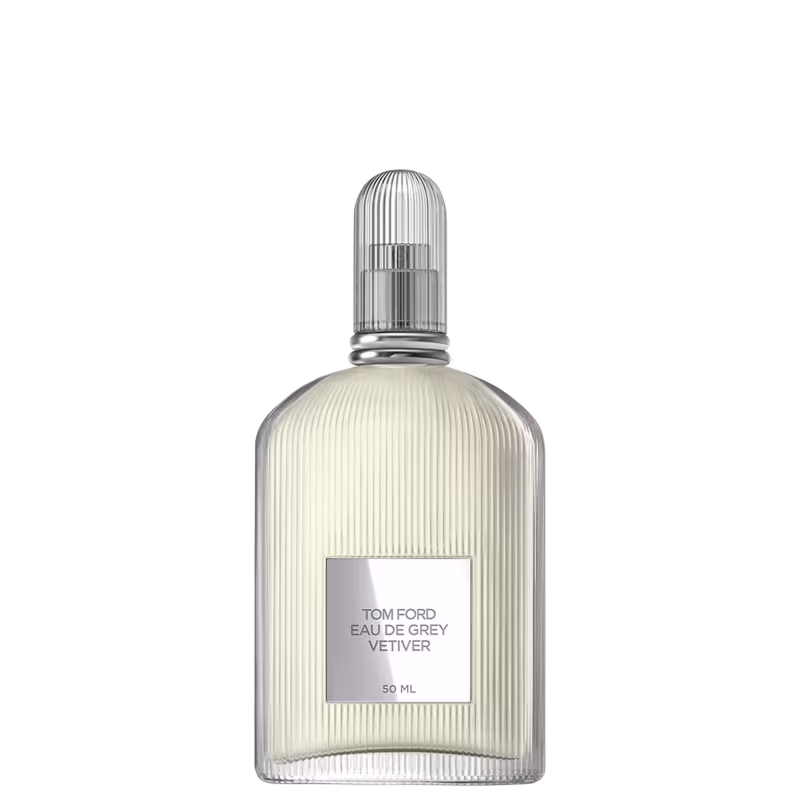 Frasco de perfume Tom Ford Eau de Grey Vetiver, com design de vidro estriado e tampa prateada. Rótulo branco com o nome da fragrância em letras pretas. Embalagem elegante e minimalista, com volume de 50 ml.
