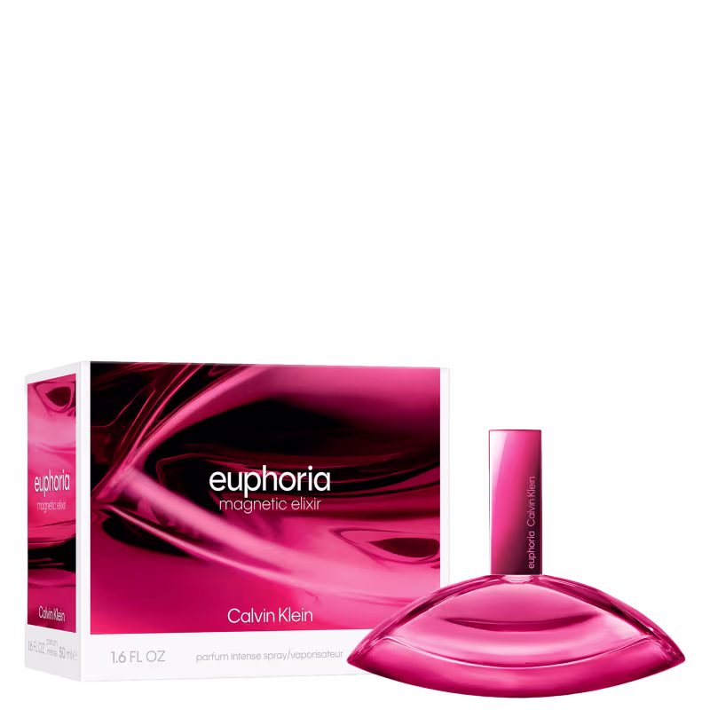 Um item de perfumaria em formato de frasco com tampa, em tons de rosa brilhante. O frasco possui uma forma arredondada e elegante, com um rótulo destacado na parte frontal exibindo o nome da marca em letras brancas.