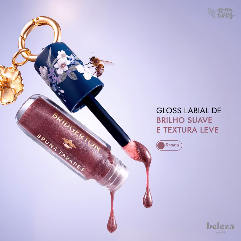 Gloss labial da marca Bruna Tavares na cor marrom rosado, com texto "Brilho suave e textura leve".