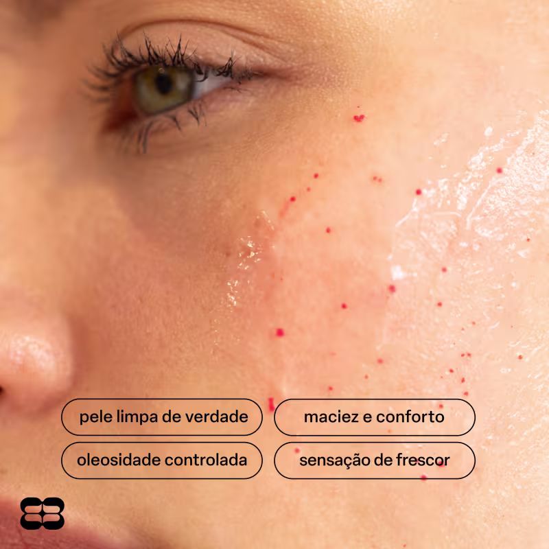 Imagem de close-up de pele com texto "pele limpa de verdade", "maciez e conforto", "oleosidade controlada" e "sensação de frescor", possivelmente de um item de perfumaria da marca Bond Rio.