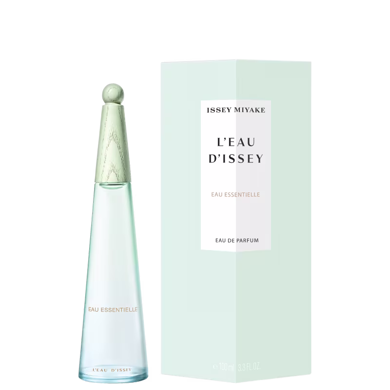 Frasco de item de perfumaria da marca Issey Miyake, em formato cônico com tampa arredondada, em tons de verde claro, com rótulo branco contendo o nome "L'EAU D'ISSEY" em letras pretas.