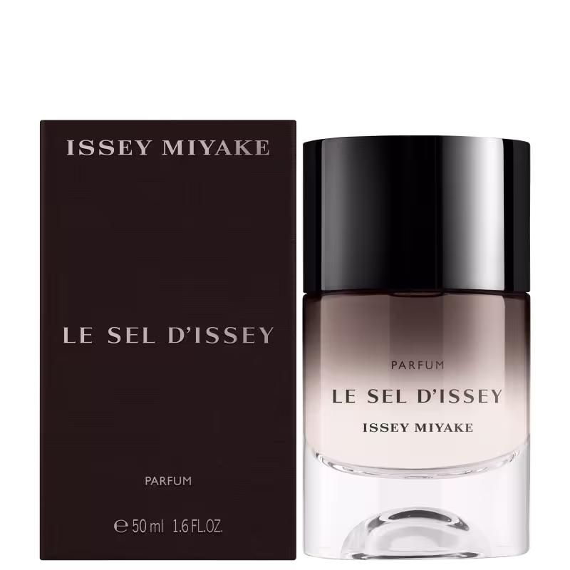 Frasco de item de perfumaria da marca Issey Miyake, com rótulo preto e branco, contendo o nome "Le Sel d'Issey" em destaque.