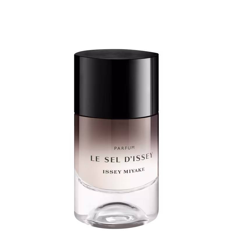 Frasco de vidro preto e transparente com rótulo em preto e branco contendo o texto "Le sel d'issey parfum" da marca Issey Miyake.