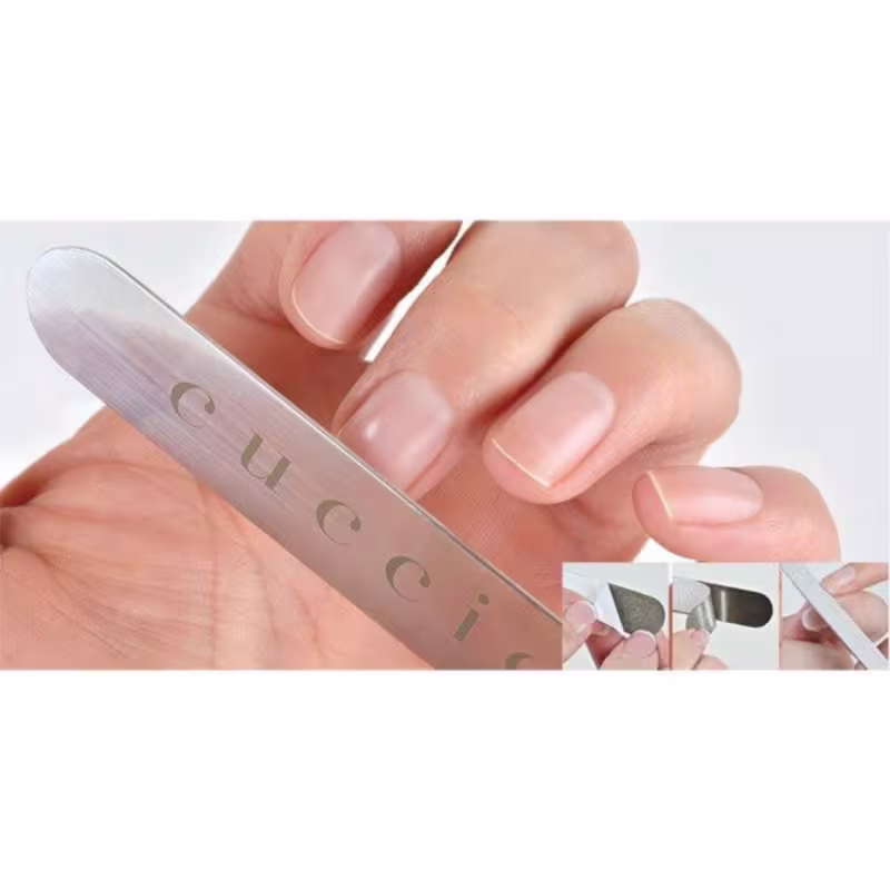 Papel Lixa Descartável Preto de Cuccio Brasil.