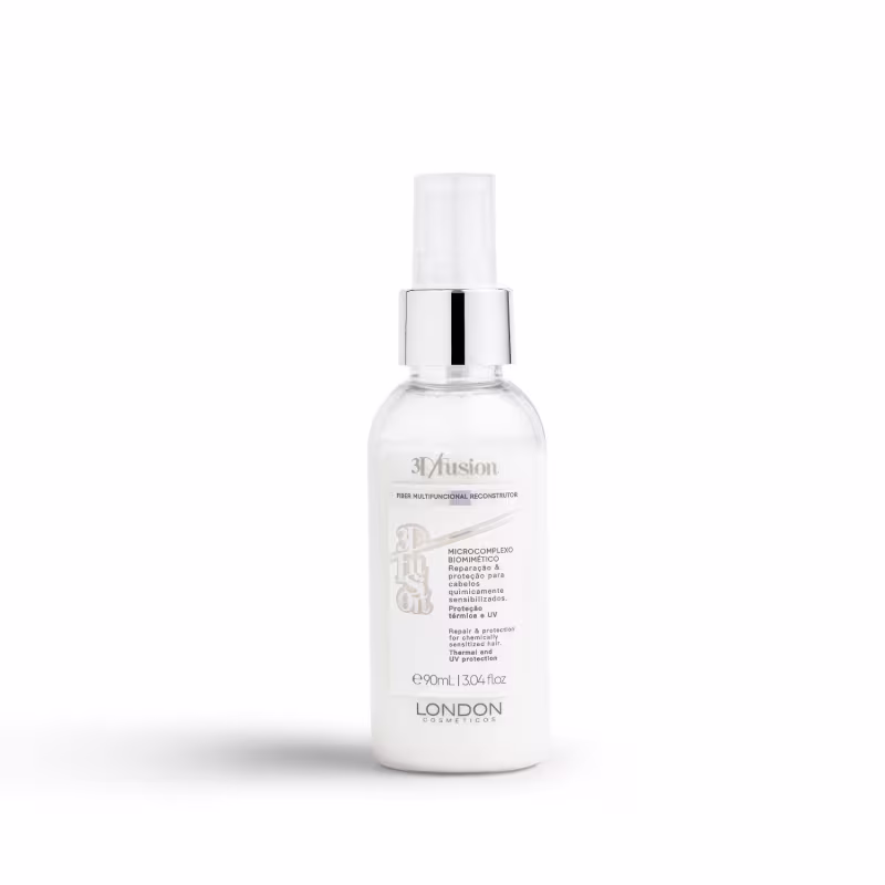 Frasco de 3D Fusion, um reconstrutor multifuncional. Há informações sobre seus benefícios, como reparação e proteção para cabelos quimicamente tratados, além de proteção térmica e UV. O frasco possui um aplicador spray na parte superior.