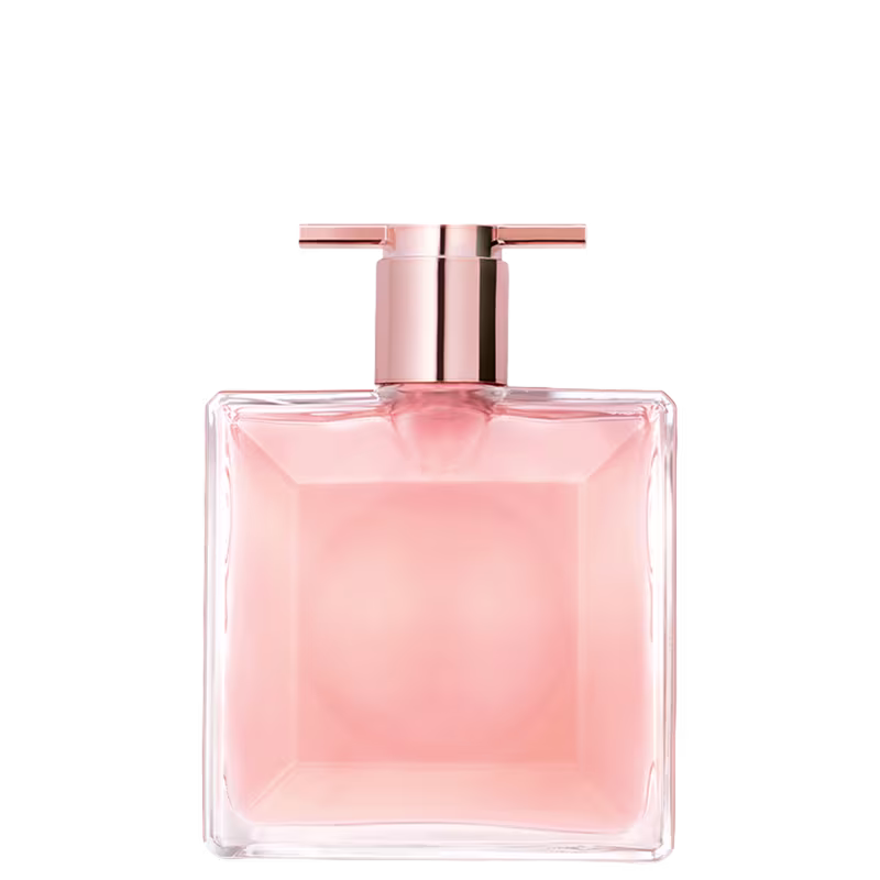 Frasco de perfume Idôle Lancôme com design elegante e minimalista em tons de rosa e dourado. Embalagem retangular com tampa e bomba dispensadora. Produto com aparência luxuosa e sofisticada.