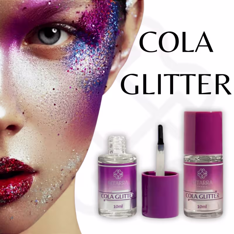 Ambiente de maquiagem com produtos da marca Bitarra Beauty, incluindo um frasco de cola glitter em tons de roxo e rosa, destacando o foco no uso de glitter e efeitos brilhantes em maquiagem.
