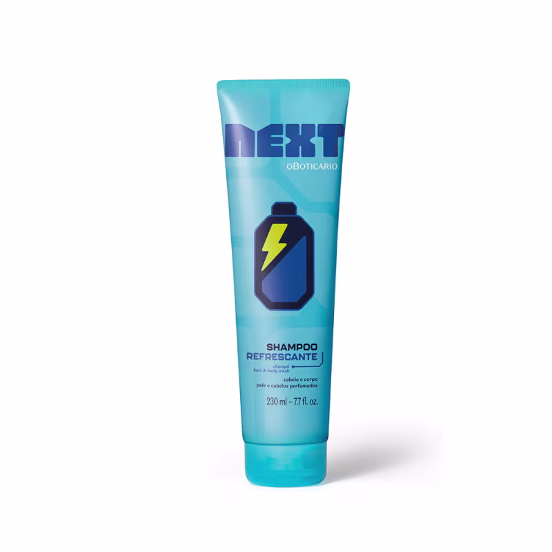 Frasco de shampoo Next com design moderno e cores azul e amarelo. Rótulo indica que o produto é um shampoo refrescante para cabelo e corpo com perfume.