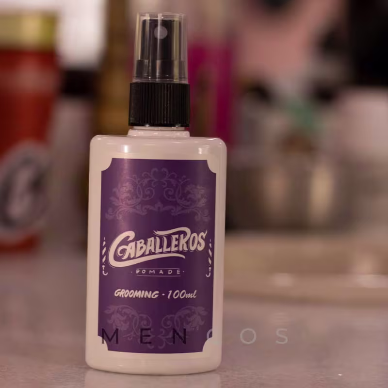 Spray Modelador Caballeros Grooming. Volumetria de 100ml.