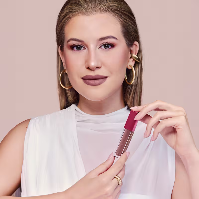 Batom Líquido Eudora Niina Secrets Skinny Matte Marrom Lírio, 5ml.