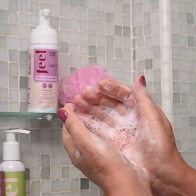 Espuma de Limpeza Íntima Feel 150ml Respeita pH Ácido Lático Fórmula natural e vegana