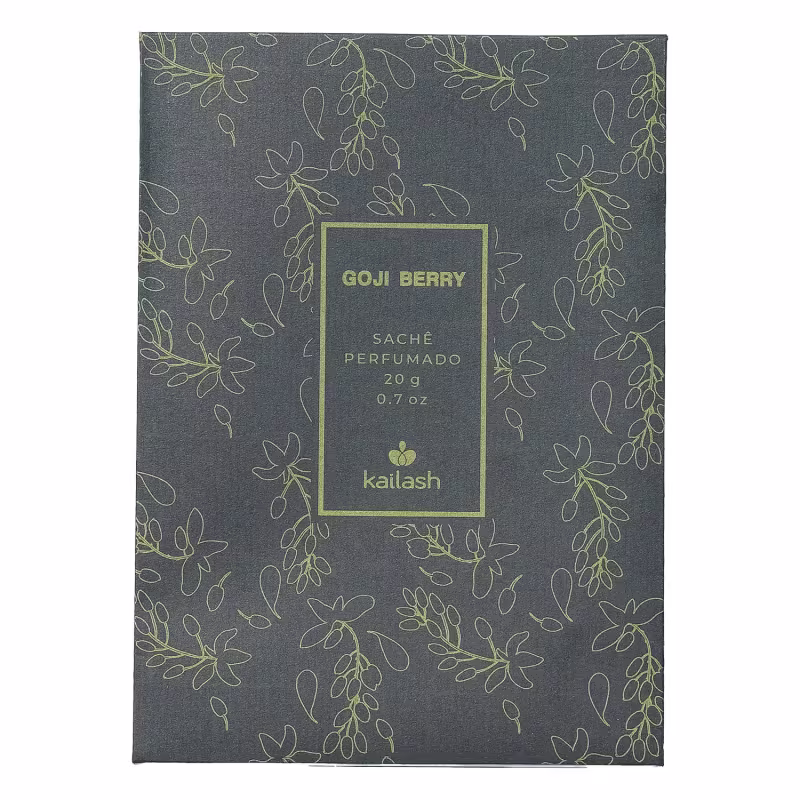 Sachê perfumado Goji Berry da marca Kailash, com 20 g (0,7 oz), em embalagem de papel cinza com estampa de folhas em tons de verde.
